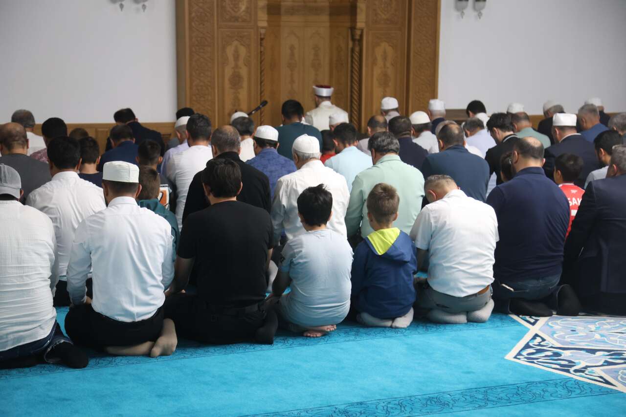 Konya’da çocuklar bisiklet için camiye koştu! Başkan Altay da coşkuya ortak oldu 10